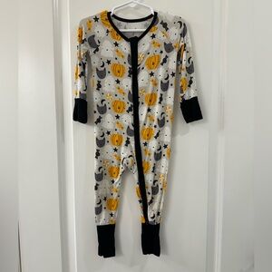 Little Sleepies zippy. Size 6-12 month.